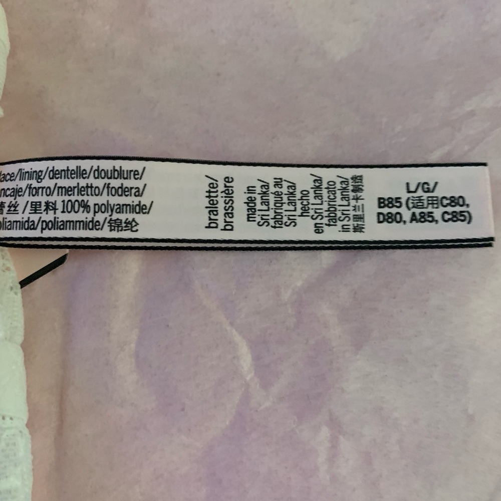 NWT Victoria Secret Bra - Picture 4 of 4